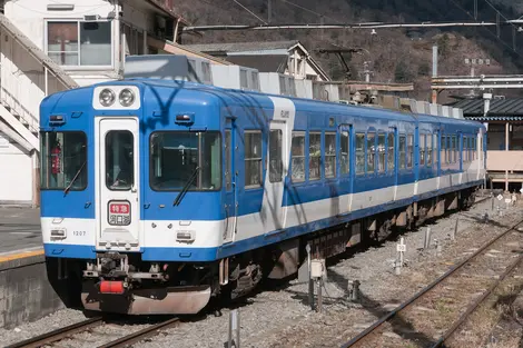 Fuji-Kyuko Line train out to Kawaguchiko